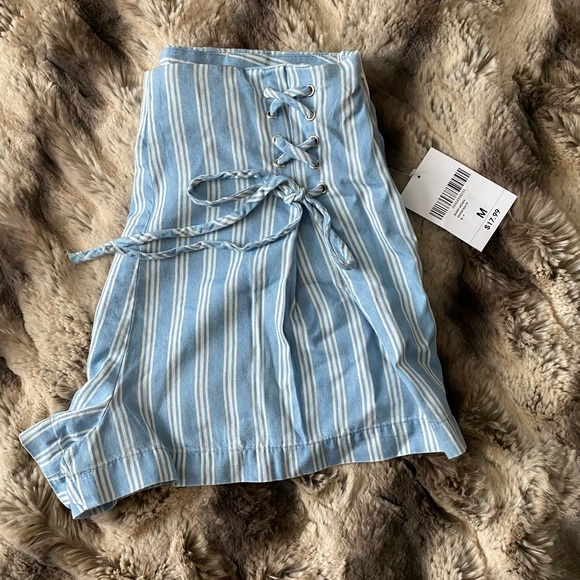 Forever 21 high waist linen shorts with tie design - Picture 4 of 4